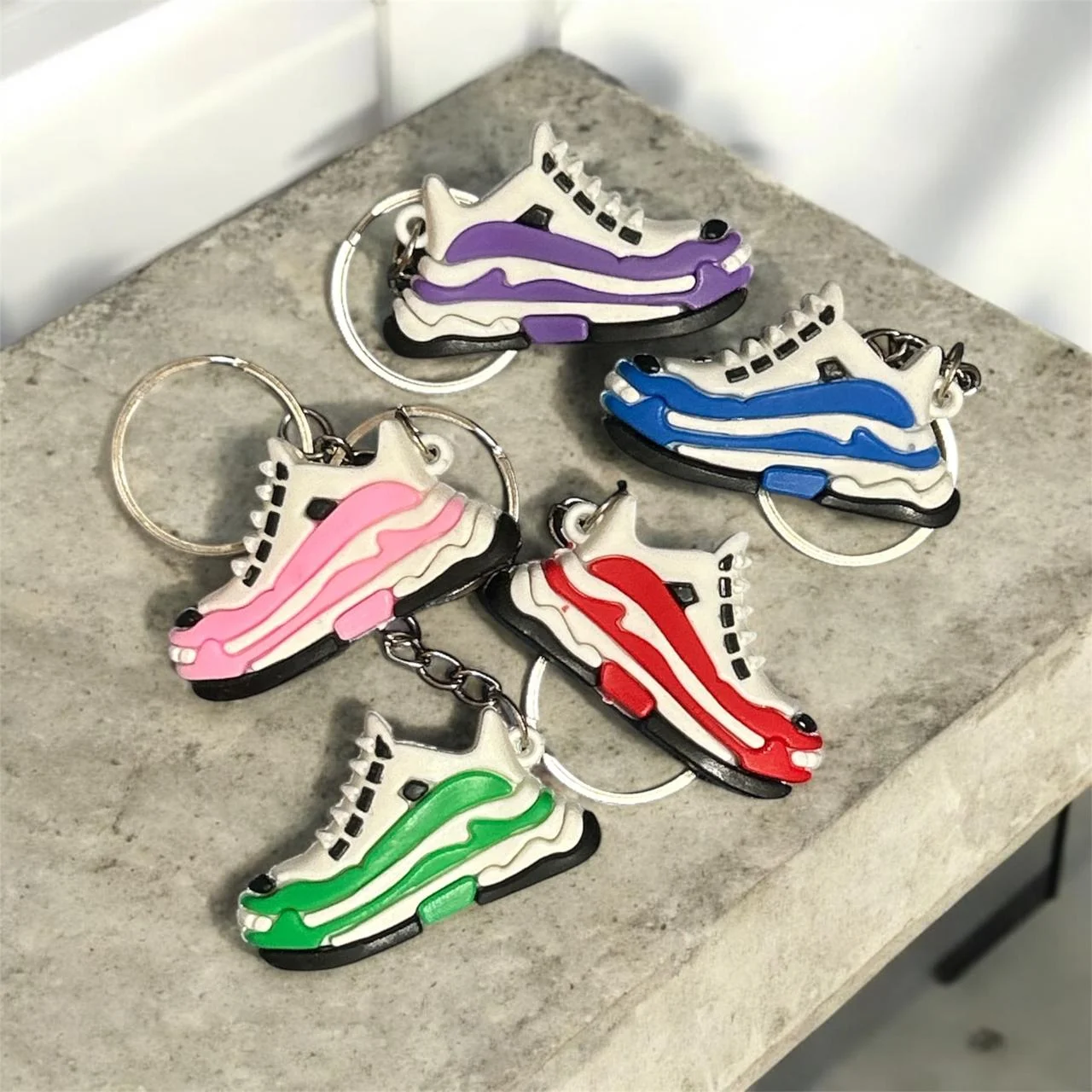 CHAVEIRO - TENIS PEQUENO DE BORRACHA